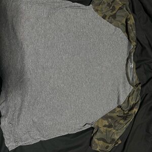 Old Navy Gray and Green Long Sleeve Tees